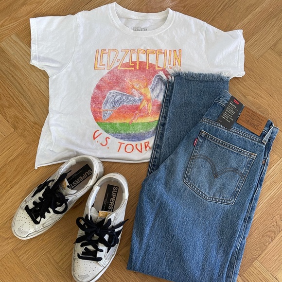 Levi’s Wedgie Fit Jeans - Picture 2 of 6